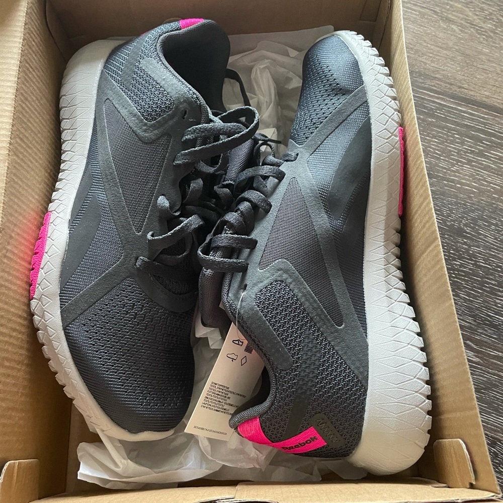 Brand new women’s Reebok training shoes sz 8